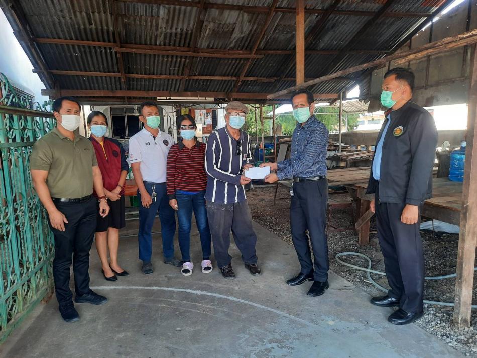 วันที่​ 1 กุมภาพันธ์​ 2566​  เวลา​14.00 น. นาย​สุทธิ​รักษ์​ เมือง​สอน​  นายก​เทศมนตรี​เทศบาล​ตำบล​โนน​หัน​  พร้อมนายสัญญพงศ์  จงแจ้ง ปลัดเทศบาล และ,หัวหน้า​สำนัก​ปลัด​ฯ​ ,หัวหน้า​ฝ่ายปกครอง​ หัวหน้างานป้องกัน​ ลงพื้นที่บ้าน​เลขที่ 93​ หมู่​6​บ้าน​สมบูรณ์​ ต.โนน​สะอาด​ อ.ชุมแพ​ จ.ขอนแก่น ซึ่งเป็นบ้านที่เกิดเหตุ​เพลิงไหม้​ เพื่อเป็นการช่วยเหลือเบื้องต้น​ จึงได้มอบเงินช่วยเหลือ จำนวน 4,000 บาท