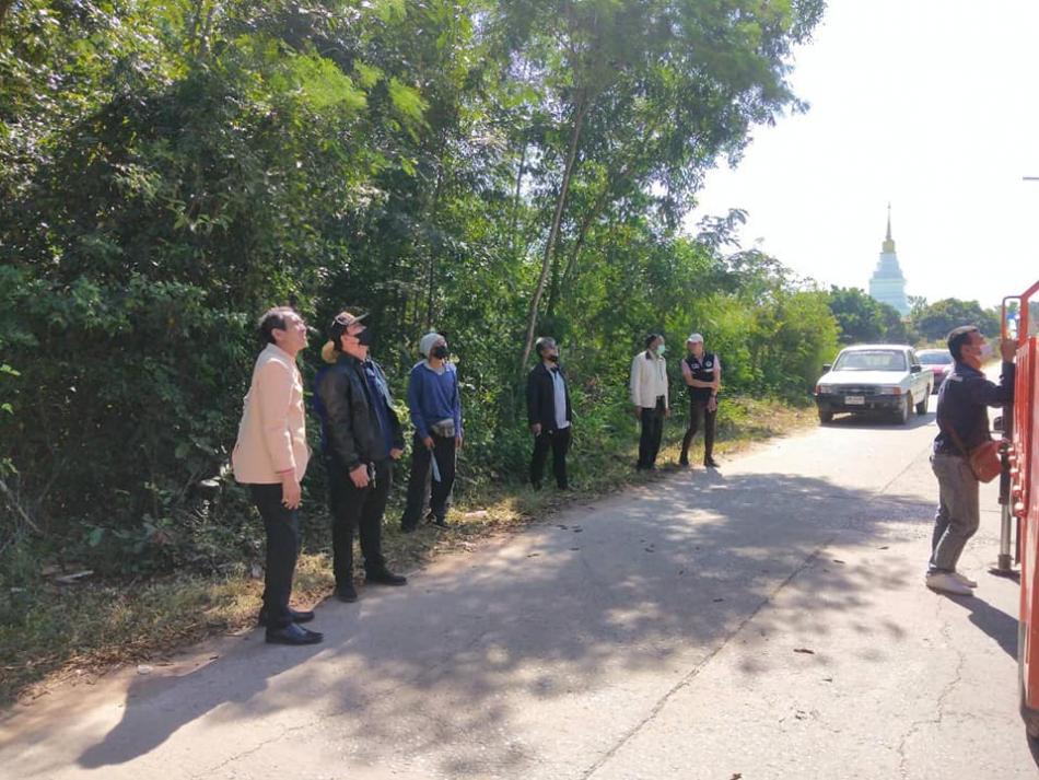 วันที่ 22 ธันวาคม 2565 เวลา 13.00 น. นายสุทธิรักษ์ เมืองสอน  นายกเทศมนตรีตำบลโนนหัน มอบหมายให้พนักงานเจ้าหน้าที่เทศบาลฯ ร่วมกันทำความสะอาดโดยการตัดหญ้าพร้อมเก็บกวาดขยะมูลฝอยโดยการแบ่งสายกันไป​ หมู่ 2 บ.โนนชัย​ หมู่ที่ 10​ บ.โนน​หัน​ใน​ หมู่​ที่ 5 บ.โนนเมือง ในเขตพื้นที่เทศบาลตำบลโนนหัน เพื่อปรับภูมิทัศน์ในการใช้ถนนของพี่น้องประชาชน